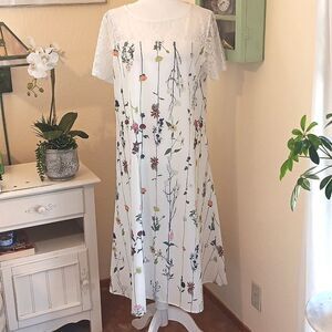 Made With ❤️ Floral Lace Dress in White and Green